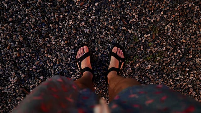 La mejor forma de llevar sandalias de hombre